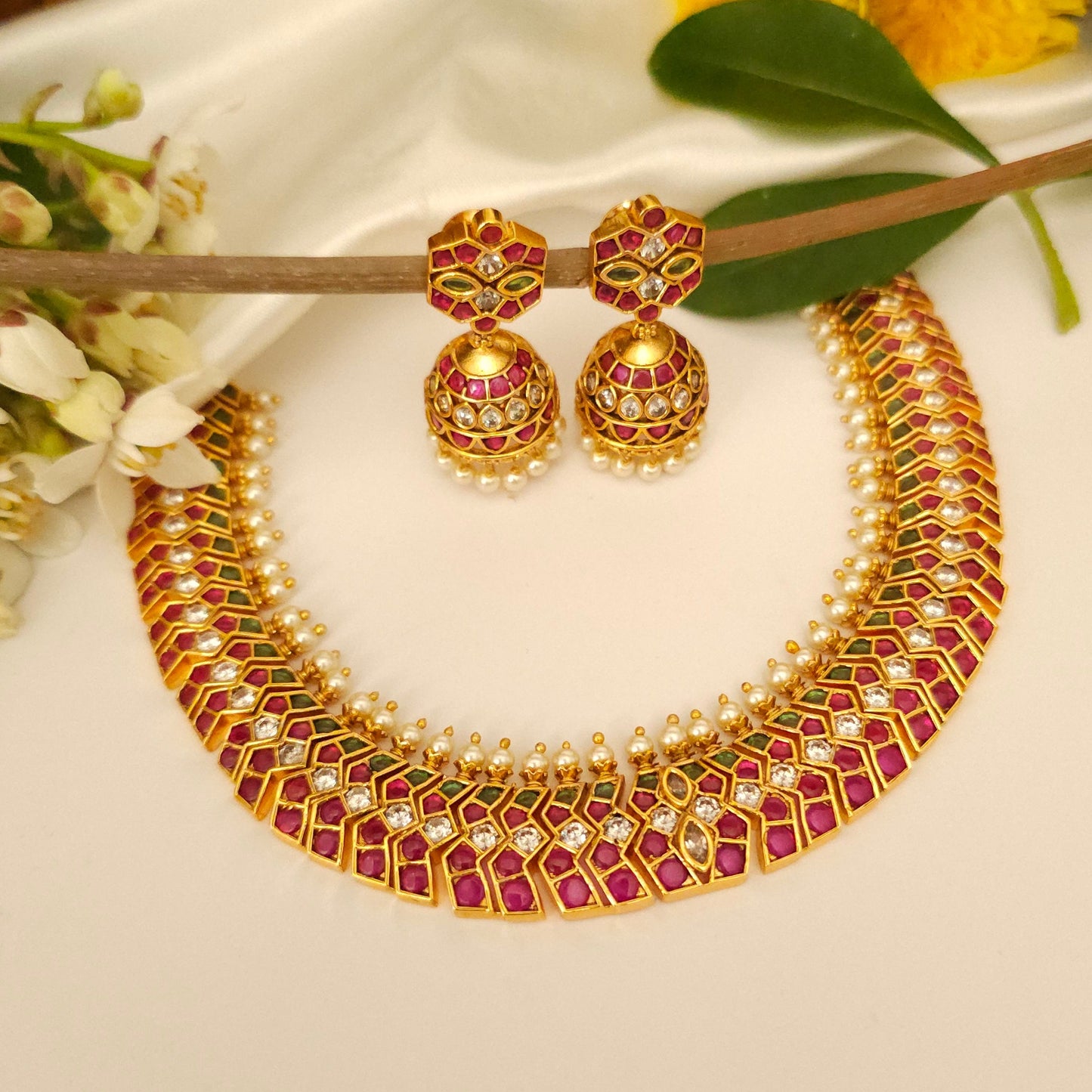 Antique Gold Temple Style Kemp Choker Set