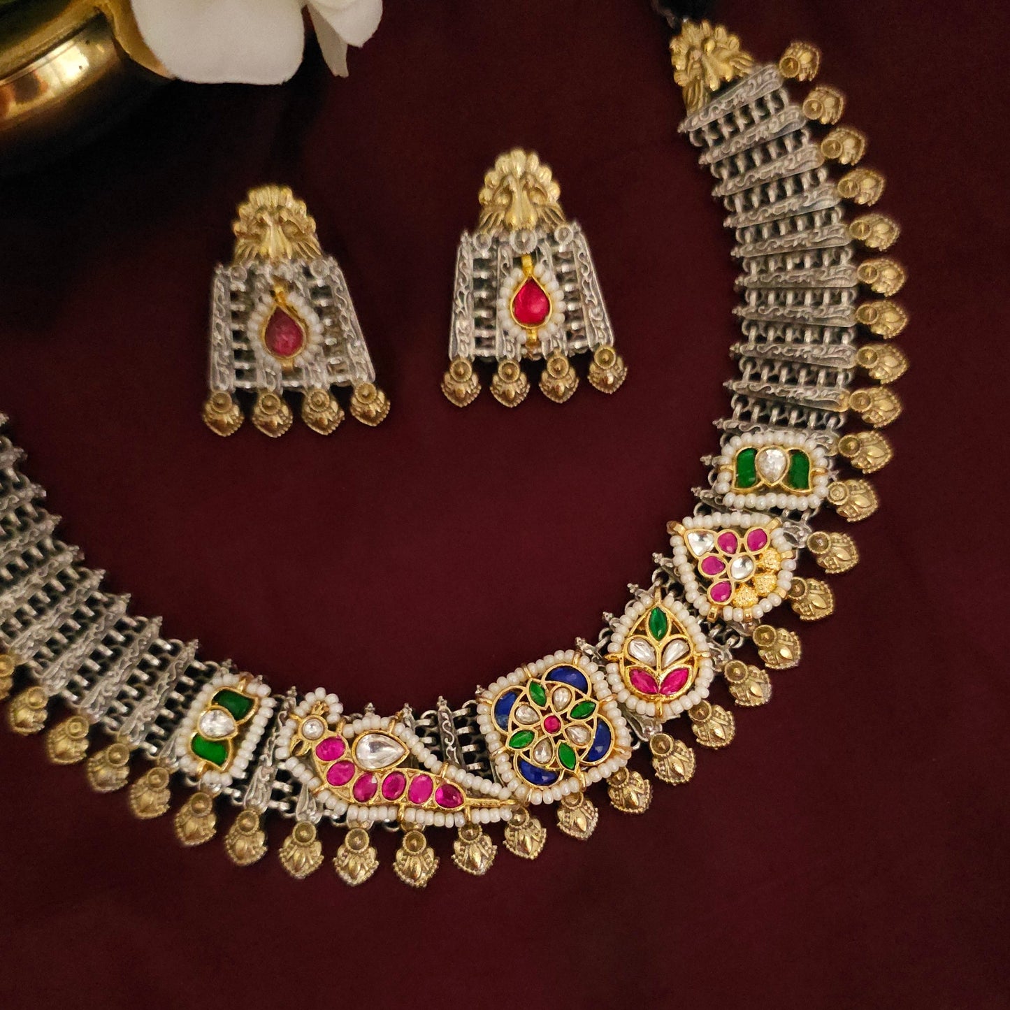 Vaidehi Dual Tone Pachi Kundan Necklace Set