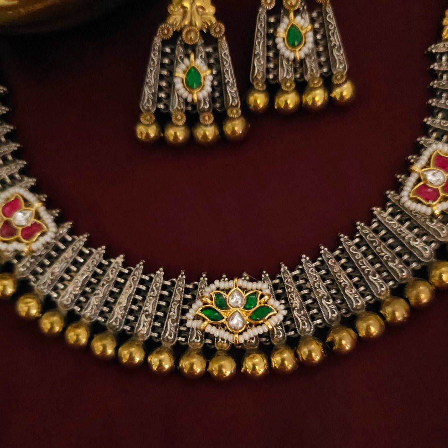 Vaidehi Dual Tone Pachi Kundan Necklace Set
