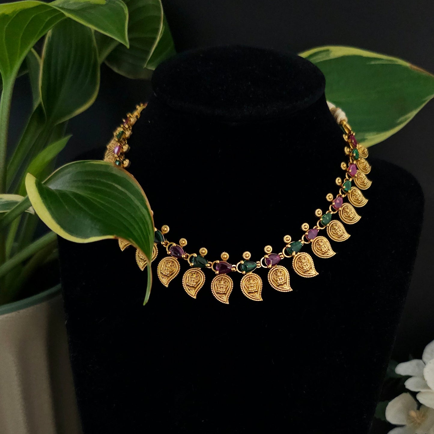 Heritage Mango Motif Necklace Set