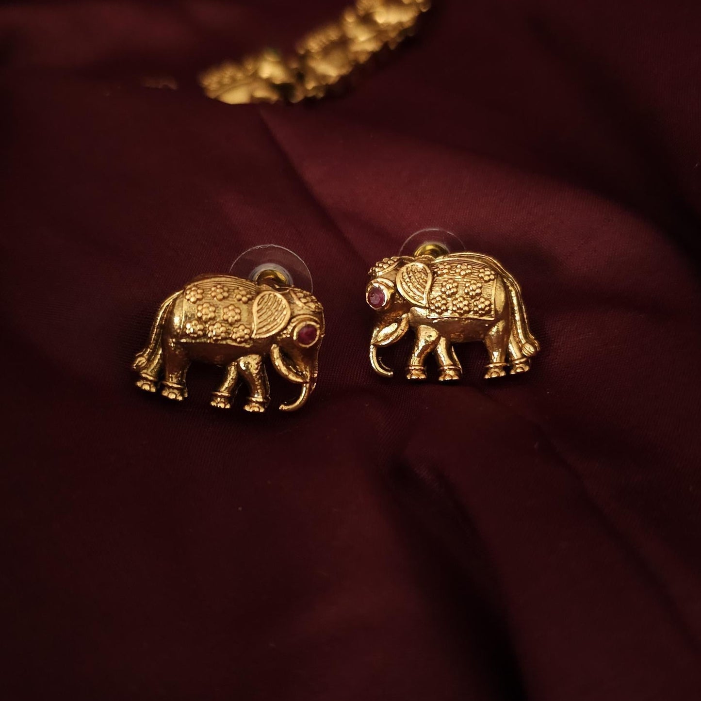 Royal Elephant Motif Temple Necklace Set